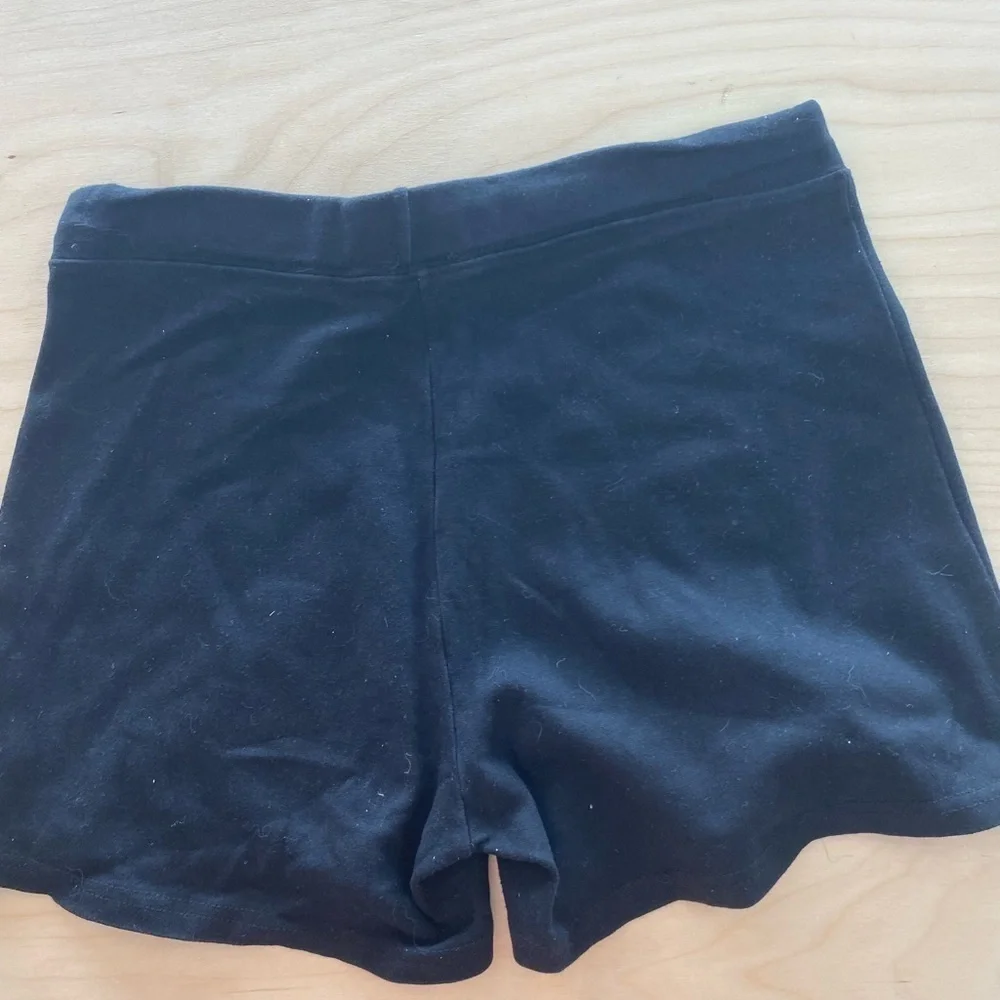 I. C. Fashions Shorts size Medium (FM)
